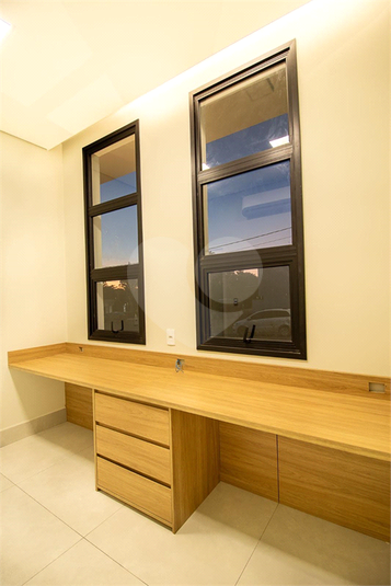 Foto REO1112338