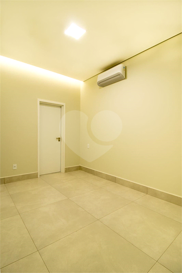 Foto REO1112338