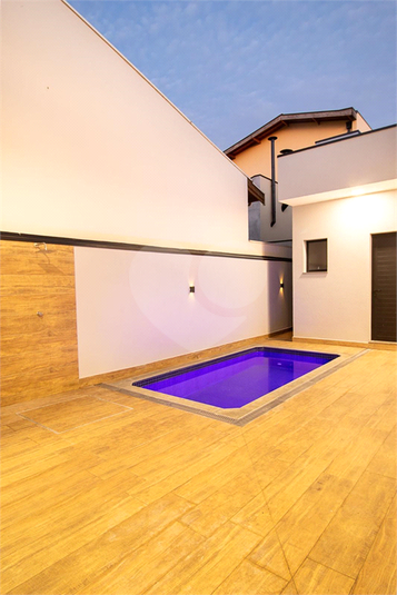 Foto REO1112338