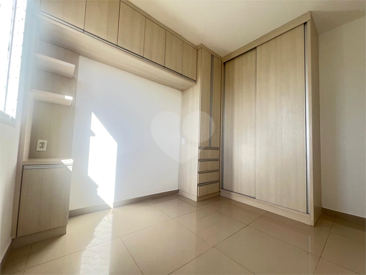 Quarto 1 rico em planejados e ar condicionado
