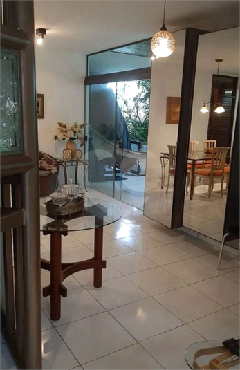 Foto REO1112348