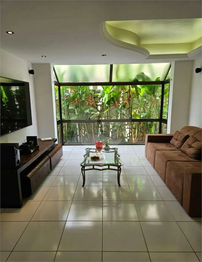 Foto REO1112348