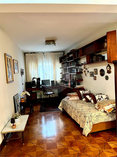 Foto REO1112362