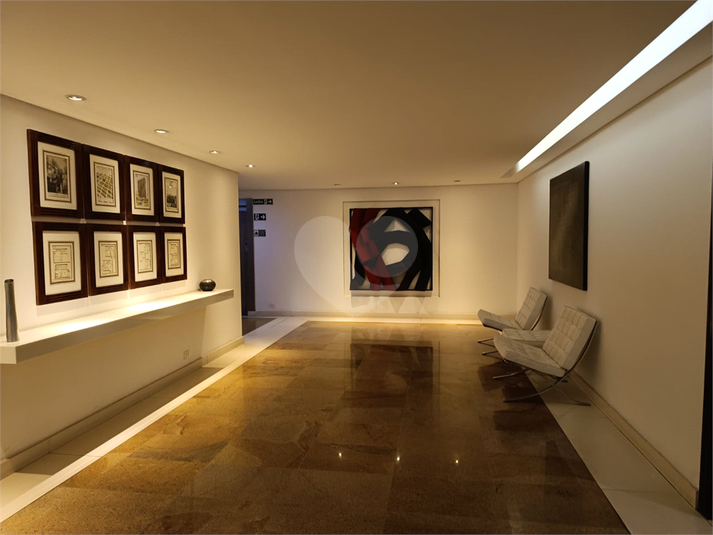 Foto REO1112476