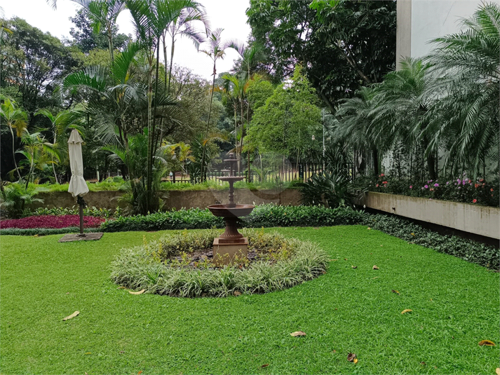 Foto REO1112476
