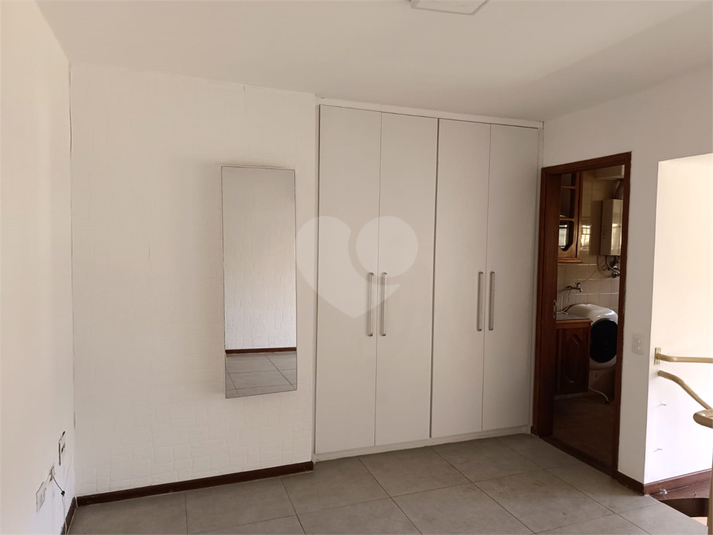 Foto REO1112504