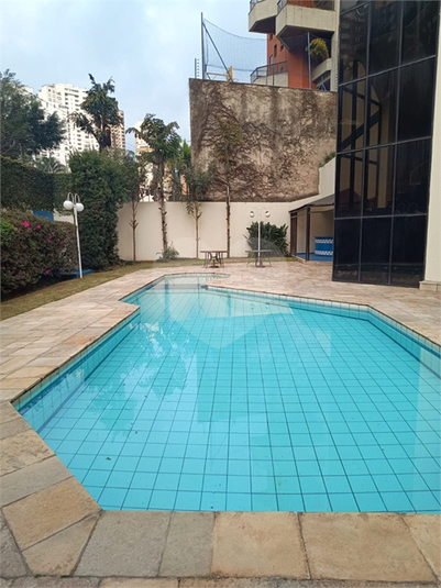 Foto REO1112537