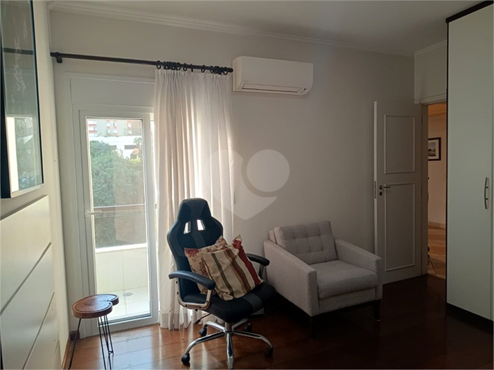 Foto REO1112537
