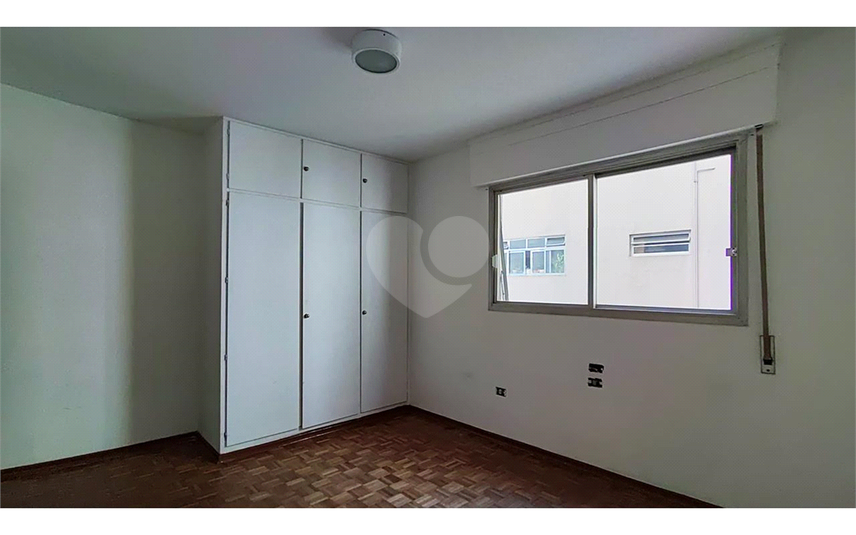 Foto REO1112545