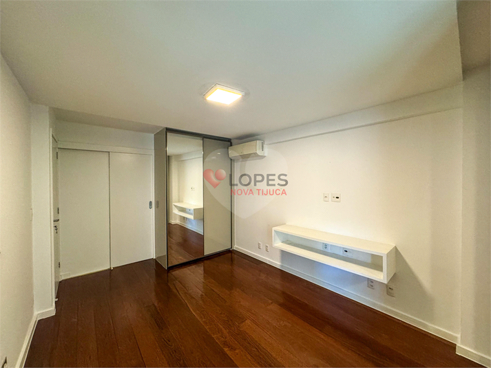 Foto REO1112568