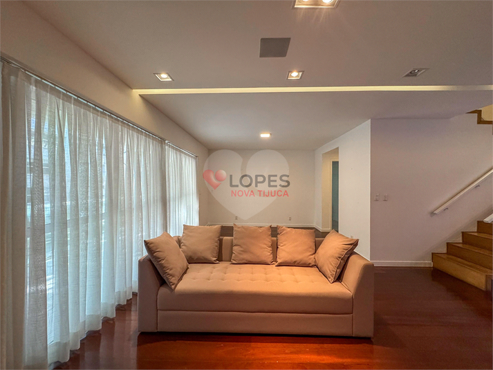 Foto REO1112568