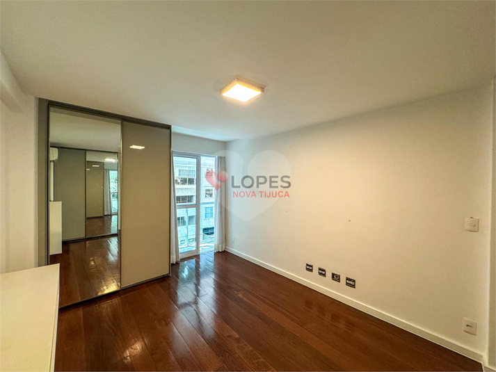 Foto REO1112568