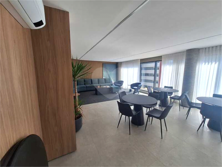 Foto REO1112577