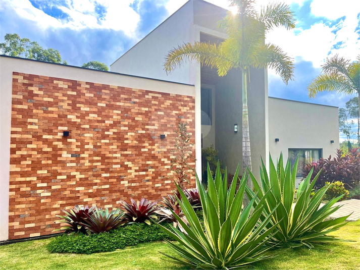 Foto REO1112588