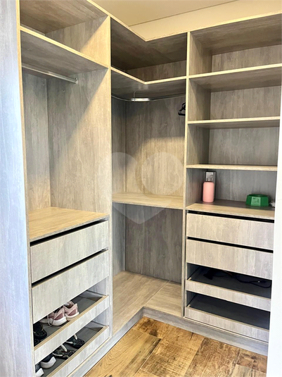 Foto REO1112588