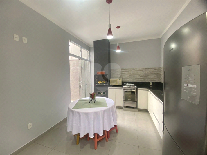 Foto REO1112627