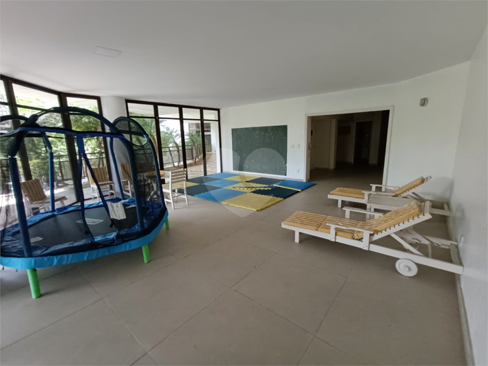 Foto REO1112639