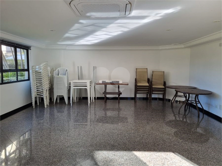 Foto REO1112646