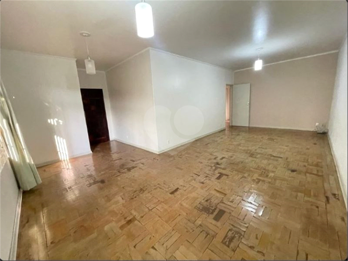 Foto REO1112659
