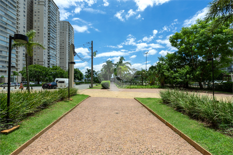 Foto REO1112787