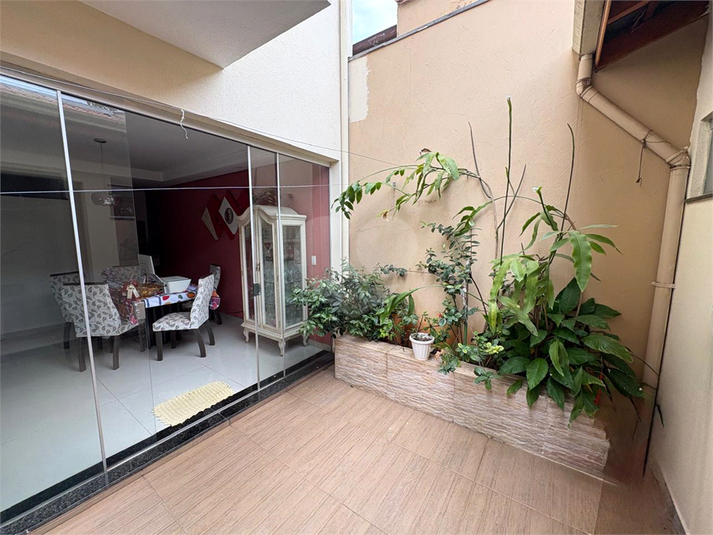 Foto REO1112903