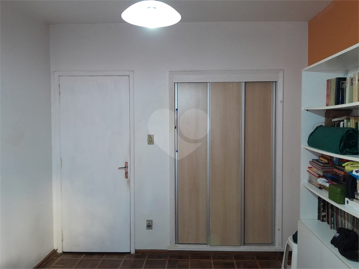Foto REO1112957