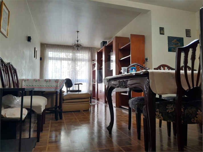 Foto REO1112957