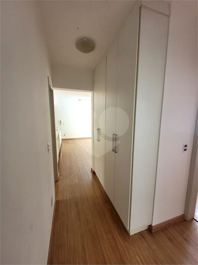 Foto REO1112965