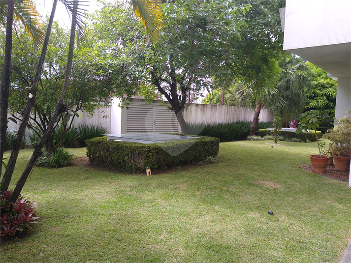 Foto REO1112990