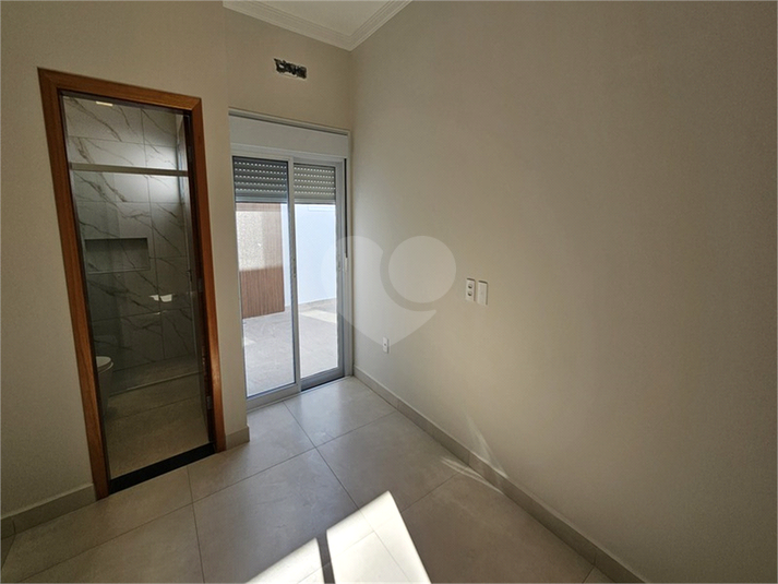 Foto REO1113033