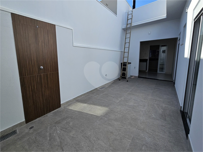 Foto REO1113033