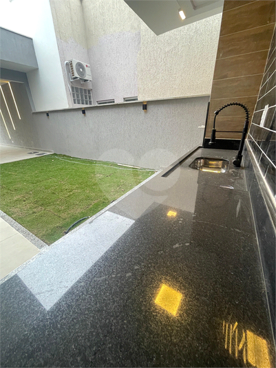 Foto REO1113108