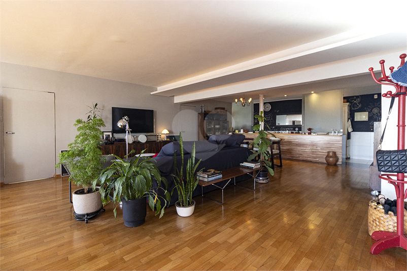 Foto REO1113179