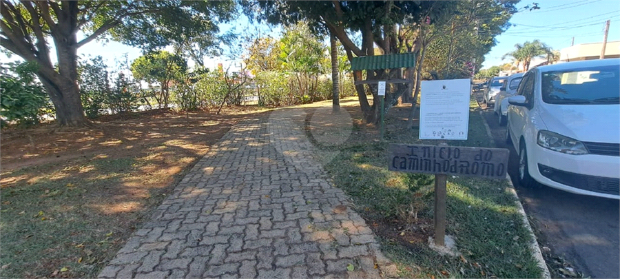 Foto REO1113275
