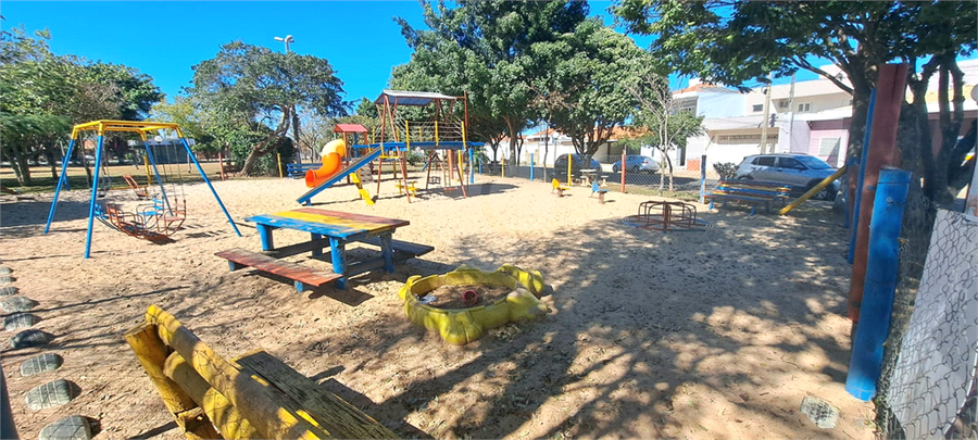 Foto REO1113275