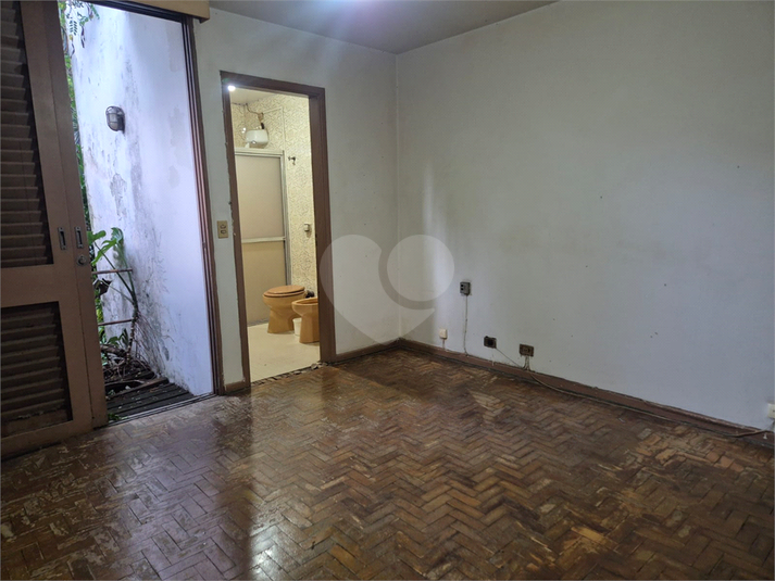 Foto REO1113279