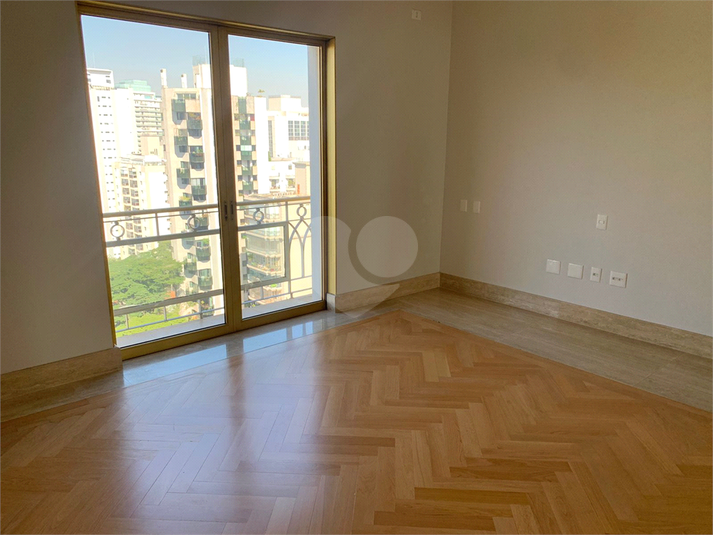 Foto REO1113291