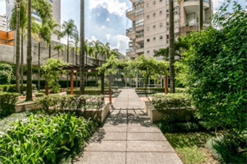 Foto REO1113478