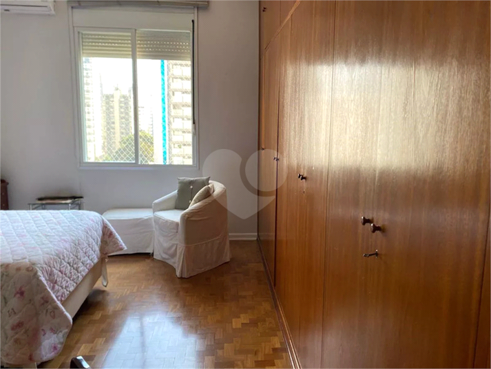 Foto REO1113486
