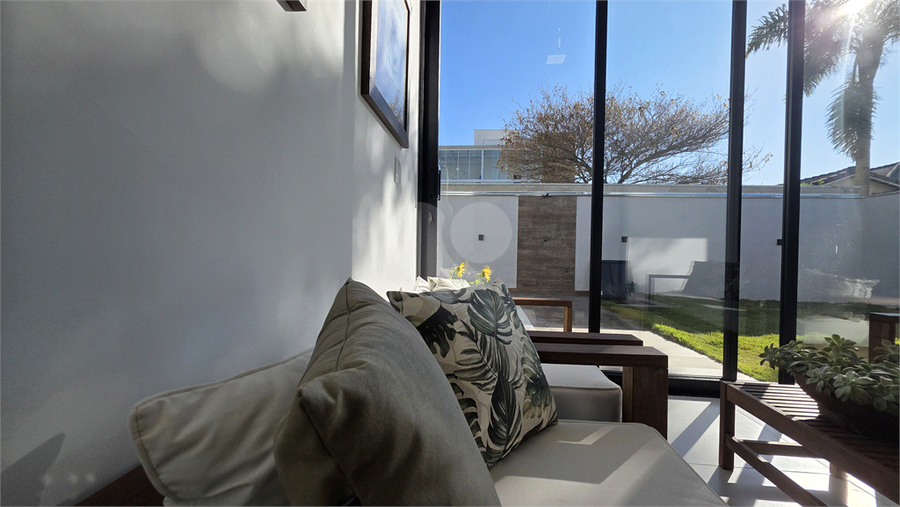Foto REO1113532
