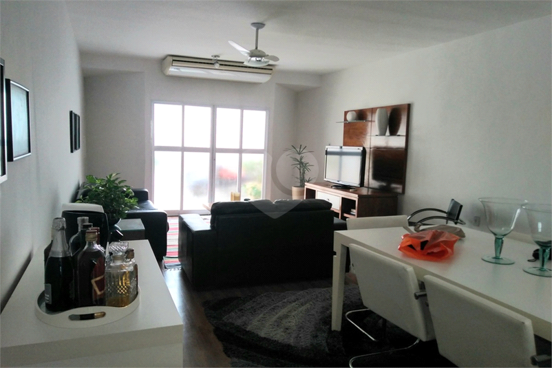 Foto REO1113549
