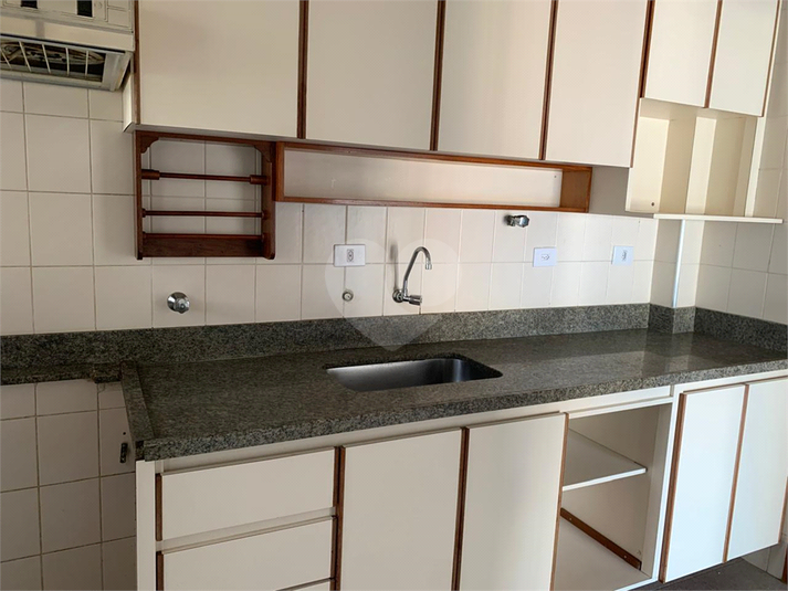 Foto REO1113575
