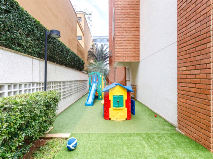 Foto REO1113628