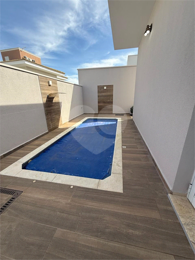 Foto REO1113655