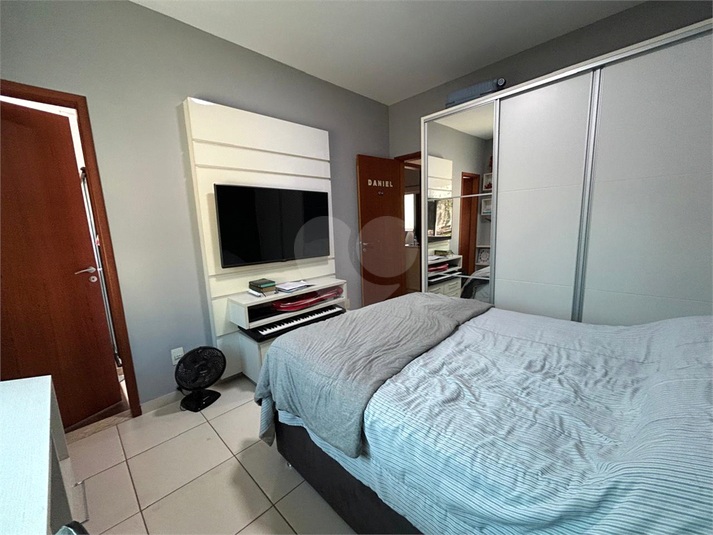 Foto REO1113681