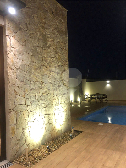Foto REO1113738