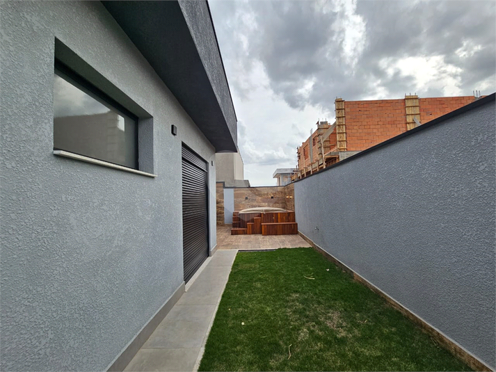 Foto REO1113739