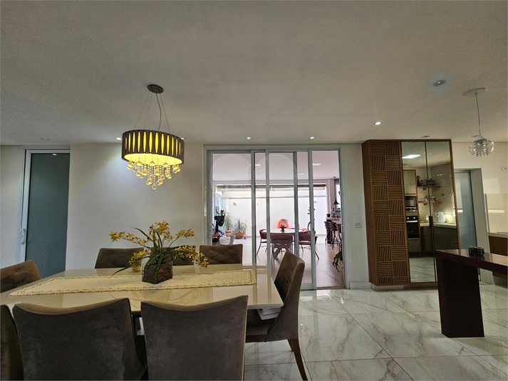 Foto REO1113740
