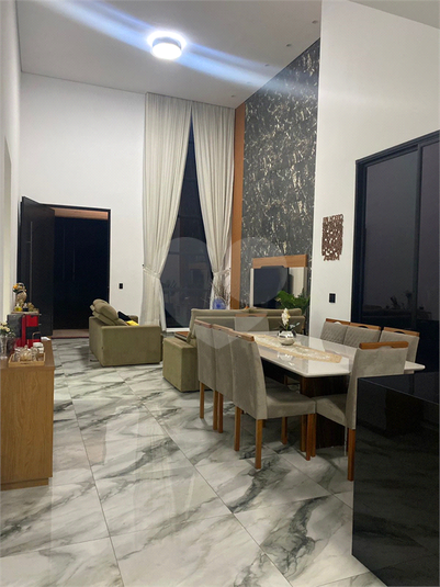 Foto REO1113828