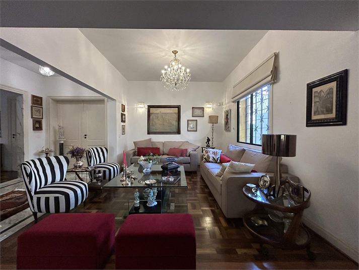 Foto REO1113835